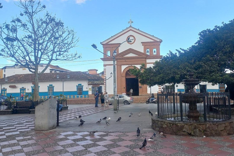 MEDELLIN : VISITE DE EL RETIRO+LA CEJA+SAN ANT PEREIRA+CARMEN VIBORAL+CHUTES D&#039;EAUMEDELLIN : VISITE DE RETIRO+LA CEJA+SAN ANT PEREIRA+CARMEN VIBORAL + CASCADES