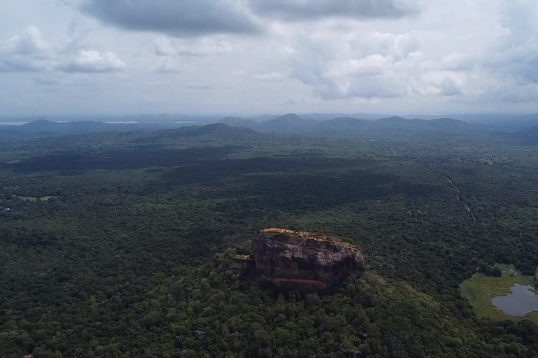 Colombo: Sigiriya, Dambulla & Village Experience Day Trip Colombo:Sigiriya, Dambulla All Inclusive Day Tour