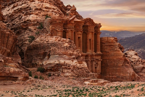 2 Days Tour to Petra, Wadi Rum and Dead Sea from Amman