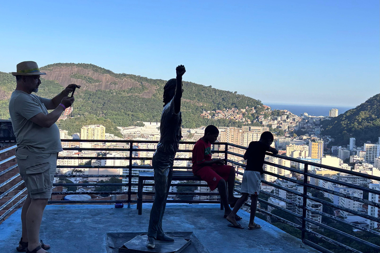 Rio de Janeiro: Favela Santa Marta: German-Language Tour – All-Inclusive Rio de Janeiro: Favela Santa Marta: German-language tour – all-inclusive