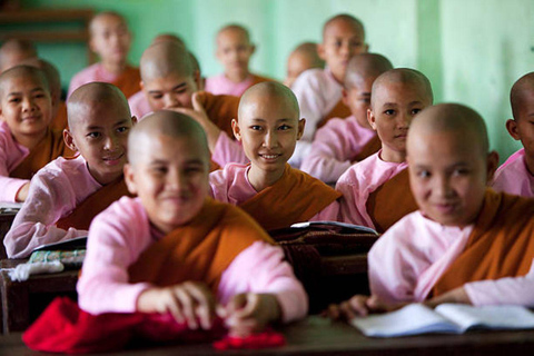 Pokhara: Monastery and Tibetan Culture Walking Tour