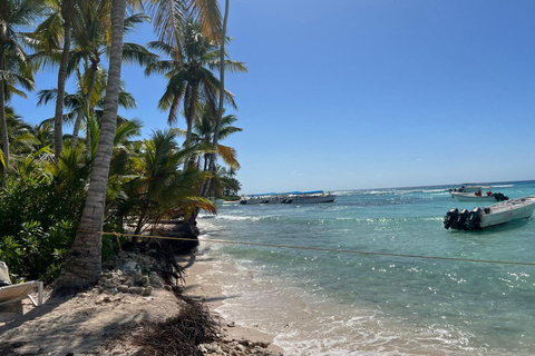 Excursão à Ilha Saona e ao Rio Chavon com almoço e bebidasOpção de excursão regular em grupo compartilhado