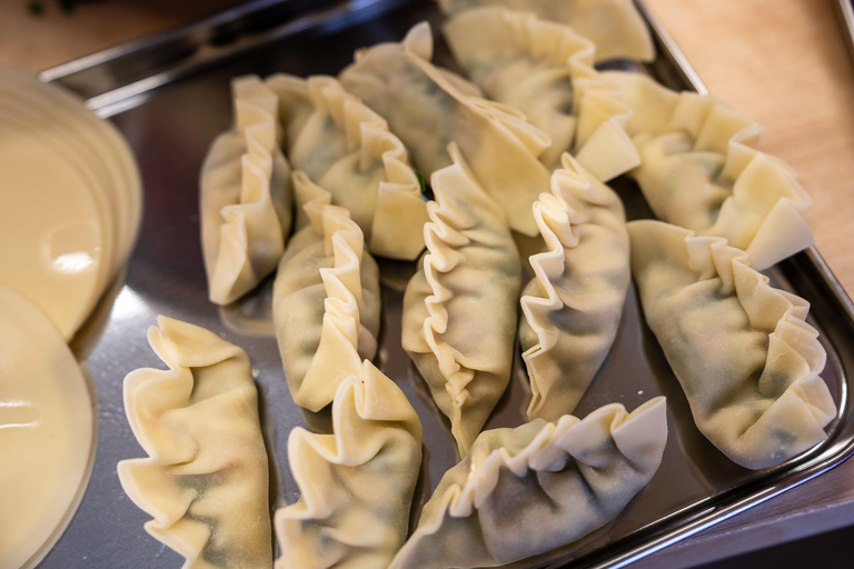 Osaka : Cours de cuisine et dégustation de saké avec visite du marché local