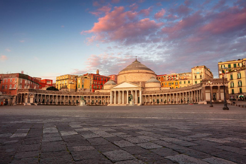 Naples: walk through the city's alleys with local guide Naples: walk through the alleys of the city with local guide