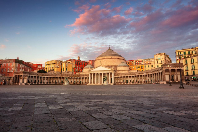 Naples: walk through the city's alleys with local guide Naples: walk through the alleys of the city with local guide