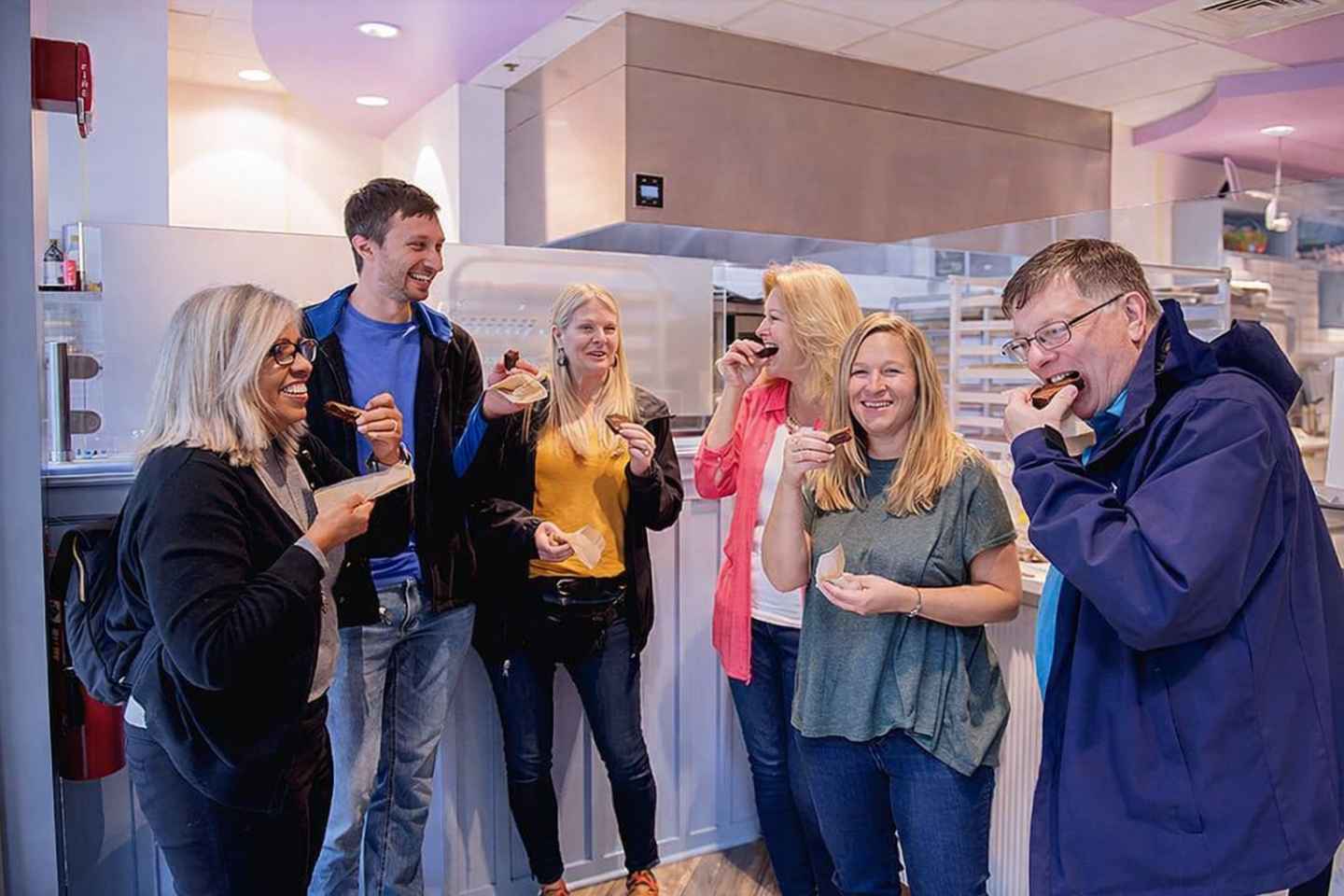 Chicago: Iconic Foods Walking Tour with Local Guide - Chicago: Iconic Foods Walking Tour with Local Guide