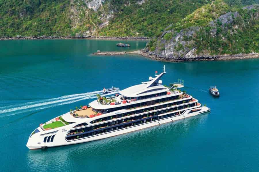 Ha Long & Lan Ha: 2T1N Celina of the Sea 6-Sterne-Luxus-Kreuzfahrt. Foto: GetYourGuide Ha Long & Lan Ha: 2T1N Celina of the Sea 6-Sterne-Luxus-Kreuzfahrt. Foto: GetYourGuide