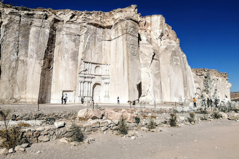 Tour + Hike to the Sillar Route and Culebrillas in Arequipa