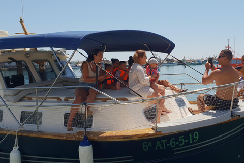 Estepona : Excursion en bateau à la recherche de dauphins avec boissons et collations