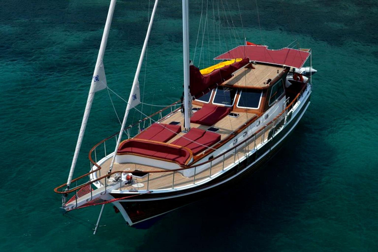 Bodrum: Private Daily Boat Tours with Lunch Included