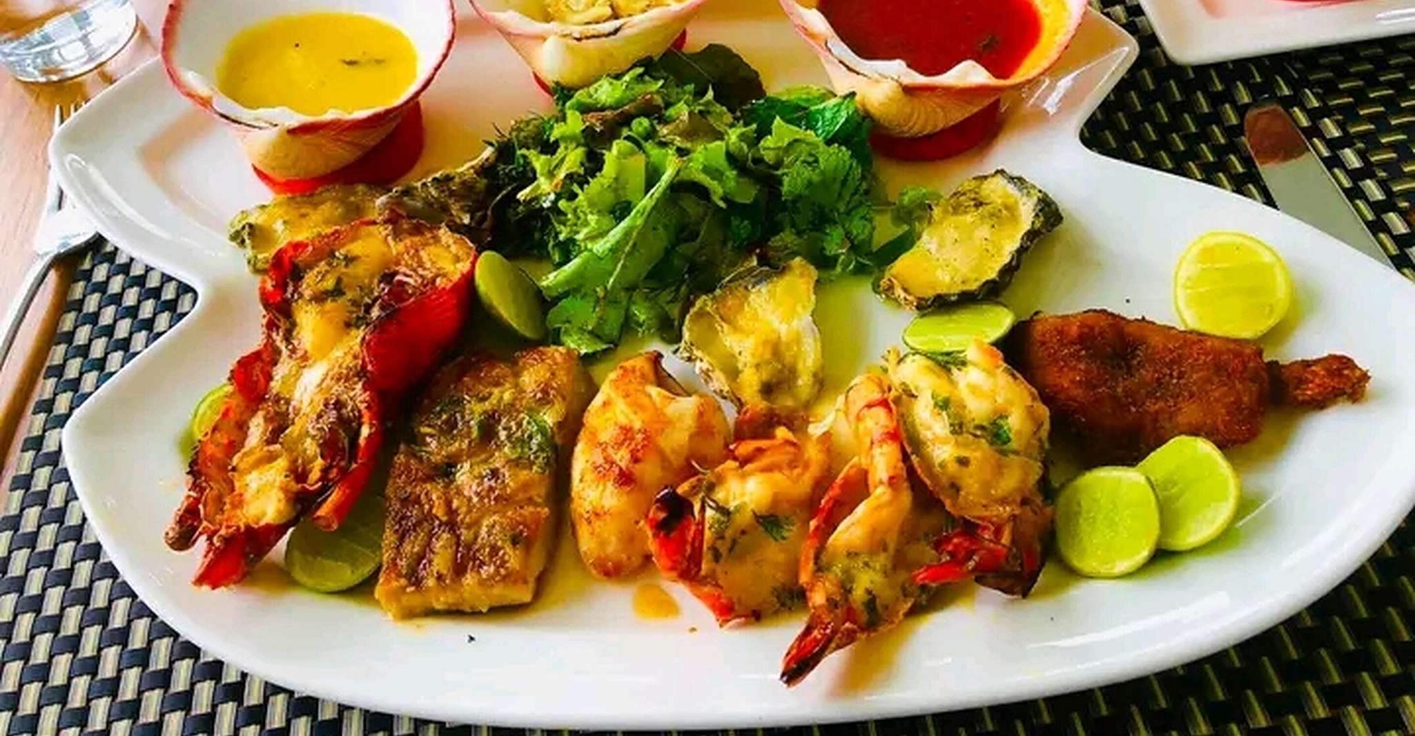 Mombasa, crucero Dhow con cena o almuerzo Tours. - Hizvo