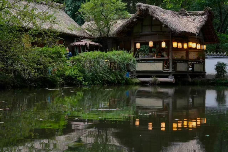 Chengdu: Du Fu Cottage Entry Ticket with Photo Guide
