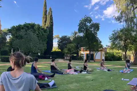 Sevilha: Cursos de Yoga em Grupo Todos os Níveis