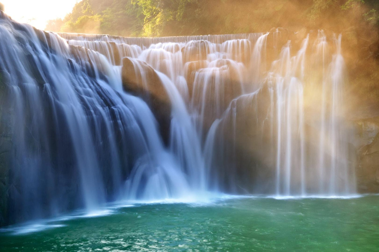 Taipei: Yehliu, Jiufen, Shifen & Golden Waterfall Day Tour