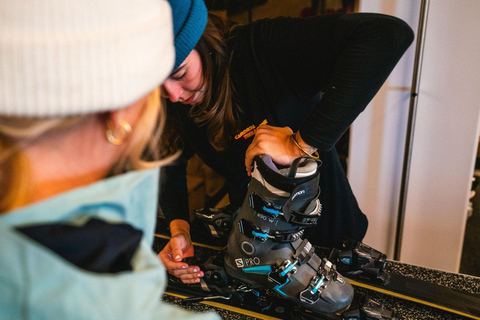 From Queenstown: Cardrona Ski/Snowboard Rentals & Transfer Lift Pass + Snowboard Rentals + Return Queenstown Transfer