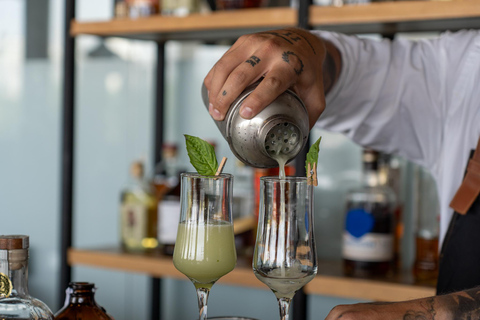 Masterclass sui cocktail colombiani con il MixologistMixologia