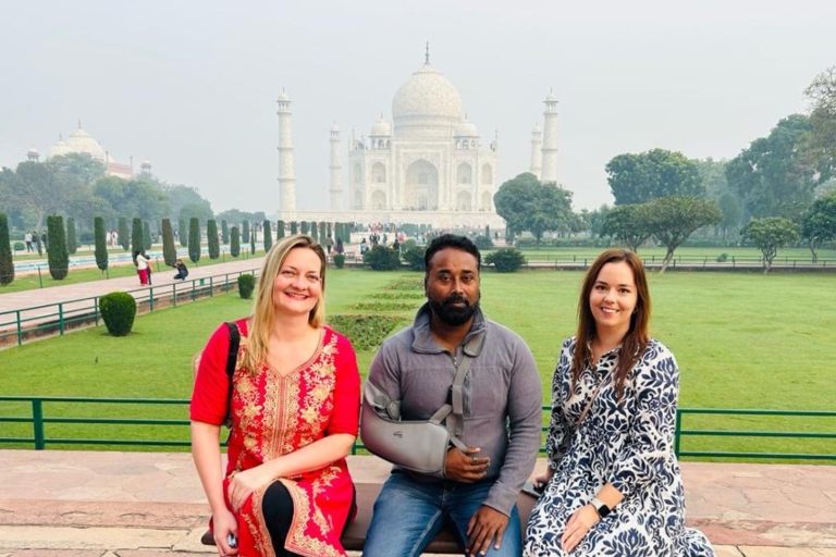 Agra: Visita al Taj Mahal y al Mausoleo sin hacer colaVisita guiada del Taj Mahal y el Mausoleo - Sin coche ni entradas