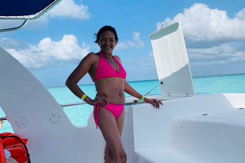 From Punta Cana: Saona Island Boat Trip with Buffet
