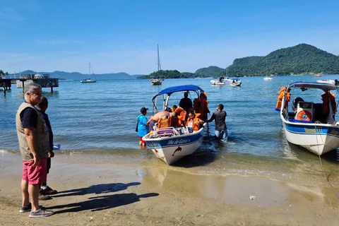 Tour guiado de Angra, con almuerzo (salida de Angra)