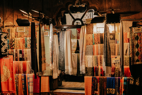 Delhi: Half-Day Market Shopping Tour with Female Guide New Delhi: Old Delhi Market Tour with Street Food