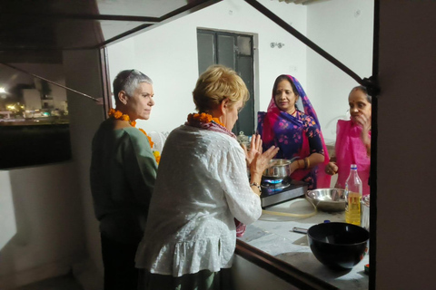 Jaipur: Rajasthani Cooking Class with Family & Star Gazing