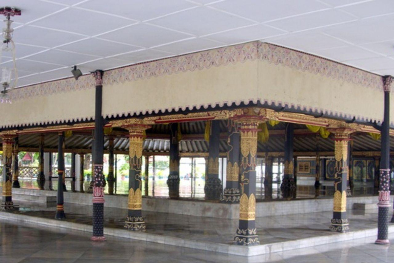 Sultan Palace, Water Castle & Merapi Volcano 4WD Jeep Tour Sultan Palace, Water Castle & Merapi 4WD Jeep Day Tour