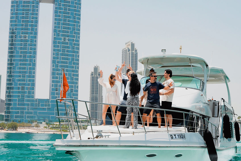 Dubai: Crociera turistica della Marina con vista sulla ruota di AinCrociera turistica in Marina a bordo di uno yacht