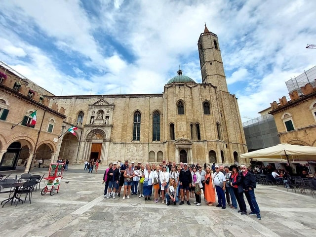 Ascoli Piceno: Guided walking tour in the city of 100 towers