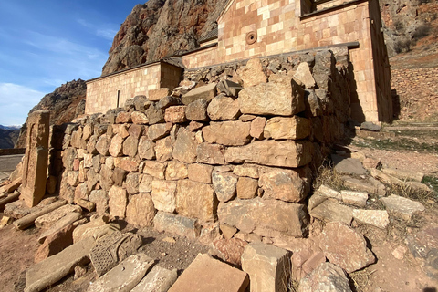 Yerevan: Silk Road Jeep Tour with Lake Sevan & Noravank