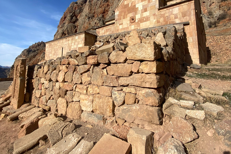 Yerevan: Silk Road Jeep Tour with Lake Sevan & Noravank