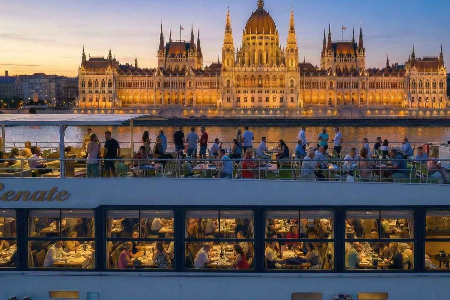 Kvöldsigling og kvöldverður í Búdapest með drykk