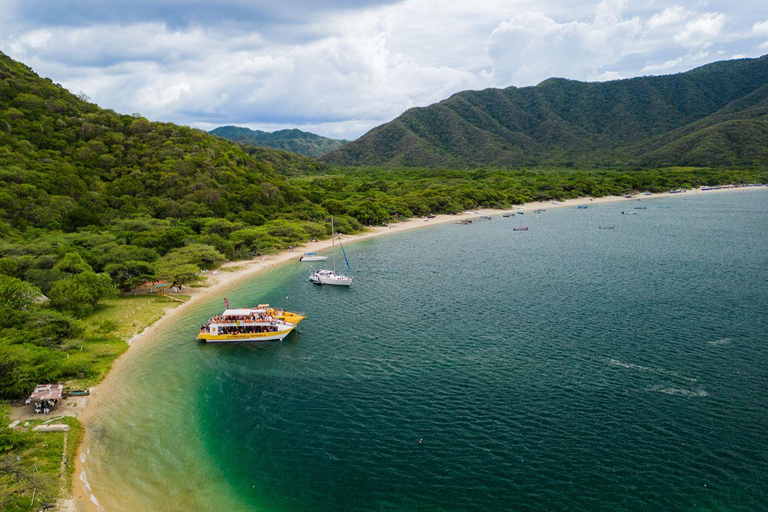 Santa Marta: Experience Santa Marta Day and Night: Bahía Concha and Chiva Rumbera Santa Marta: Experience Santa Marta by Day and Night: Bahía Concha and Chiva Rumbera