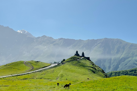 Tbilisi: Kazbegi & Sno Valley Private 4WD Day Tour