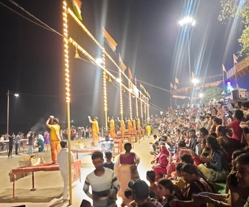 Varanasi: Heritage Ghat Walk with Students of BHU