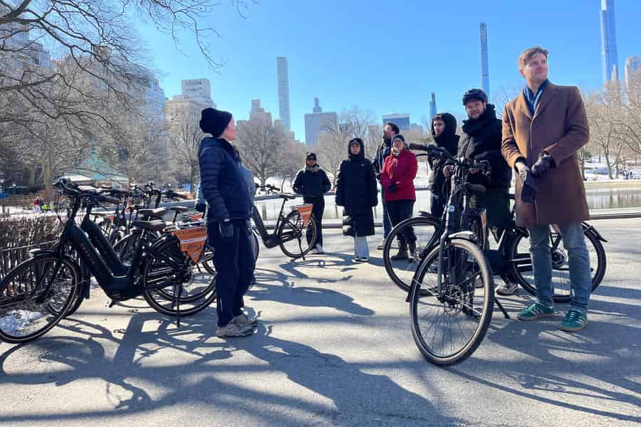 New York: Weihnachtliche Fahrradtour durch Midtown und den Central Park. Foto: GetYourGuide New York: Weihnachtliche Fahrradtour durch Midtown und den Central Park. Foto: GetYourGuide