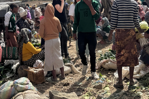 Addis Ababa: Wenchi Crater Lake Tour with Local Market