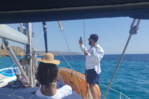 Maiorca: passeio de barco em Cala Vella com natação, comida e bebidasMaiorca: passeio de barco com natação, comida e bebidas