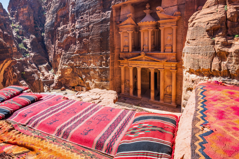 Aqaba: Petra &amp; Wadi Rum Private Tour mit Abendessen an einem Tag