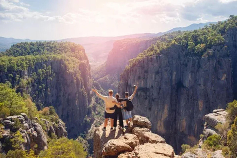 Antalya: tour de rafting al atardecer por el cañón de Tazi con recogidaAntalya: tour por el cañón de Tazi y rafting con recogida