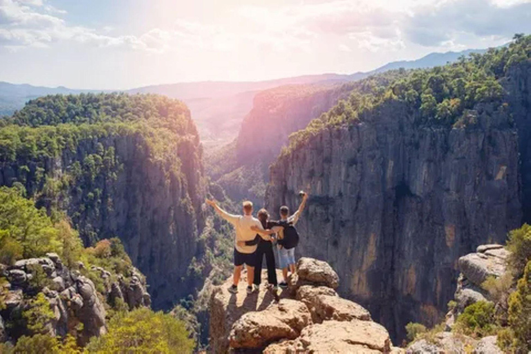 Antalya: tour de rafting al atardecer por el cañón de Tazi con recogidaAntalya: tour por el cañón de Tazi y rafting con recogida