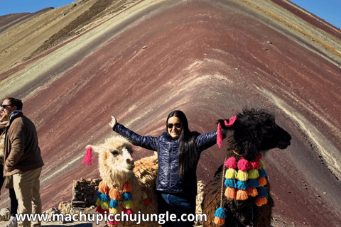 Excursion en quad à la Vallée Rouge et à la Montagne Arc-en-ciel avec repasExcursion en quad double avec petit-déjeuner et déjeuner
