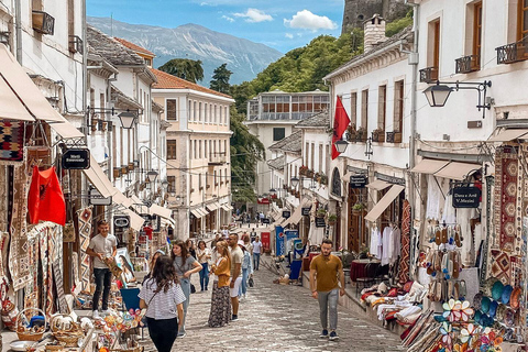 Vanuit Tirana / Durresi : Dagtocht Gjirokaster &amp; Blauw Oog