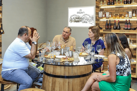 Yerevan: Wine Night Tour with Retro Car Transfers & Photos