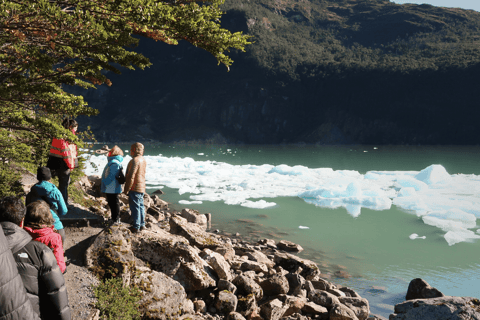 Puerto Natales : navigation vers les glaciers Balmaceda et SerranoPuerto Natales : Navigation vers les glaciers Balmaceda et Serrano