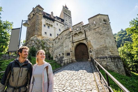 Bucharest: Dracula's Castle, Peleș Castle, Wednesday and Brașov VIP Tour: Dracula's Castle, Peleș Castle, Wednesday and Brașov