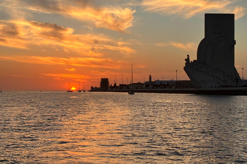 Sunset aboard a sailboat in Lisbon! Sunset aboard a sailing boat in Lisbon!