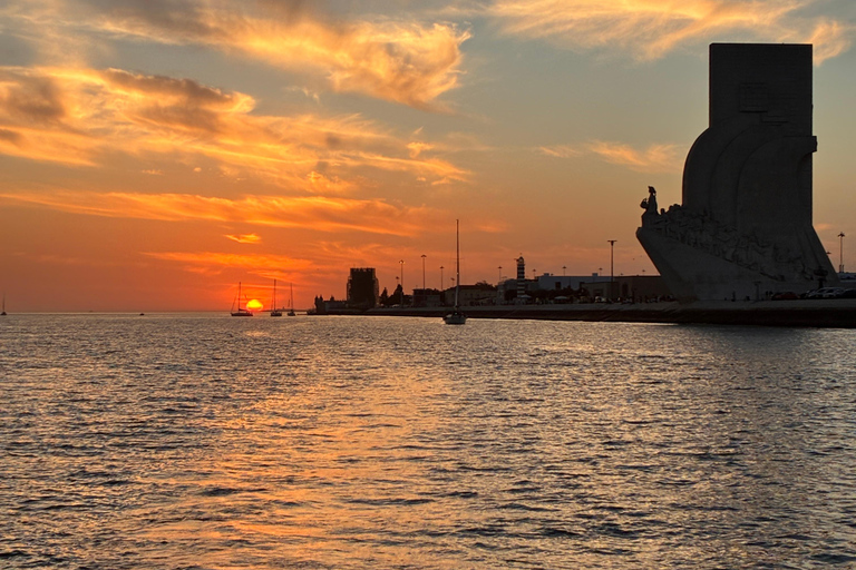Sunset aboard a sailboat in Lisbon! Sunset aboard a sailing boat in Lisbon!