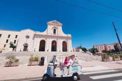 Cagliari : visite en tuk tuk du centre historique, des plages et du parc des flamants roses