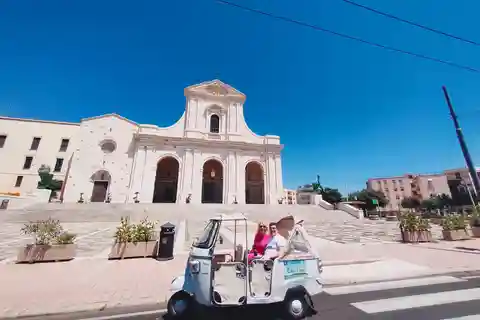Cagliari : visite en tuk tuk du centre historique, des plages et du parc des flamants roses