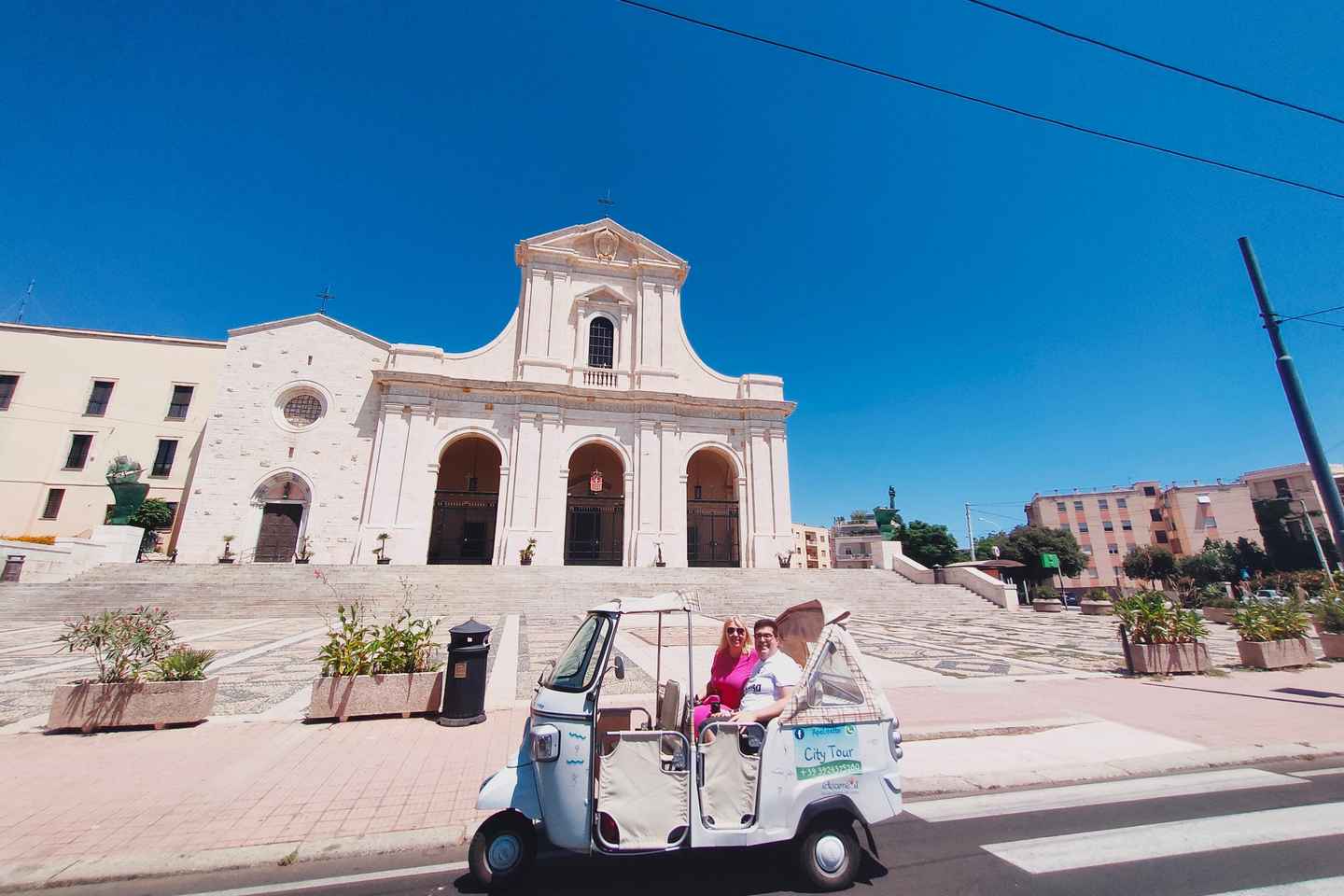 Cagliari: tuk tuk tour for old town, beaches and flamingo park
